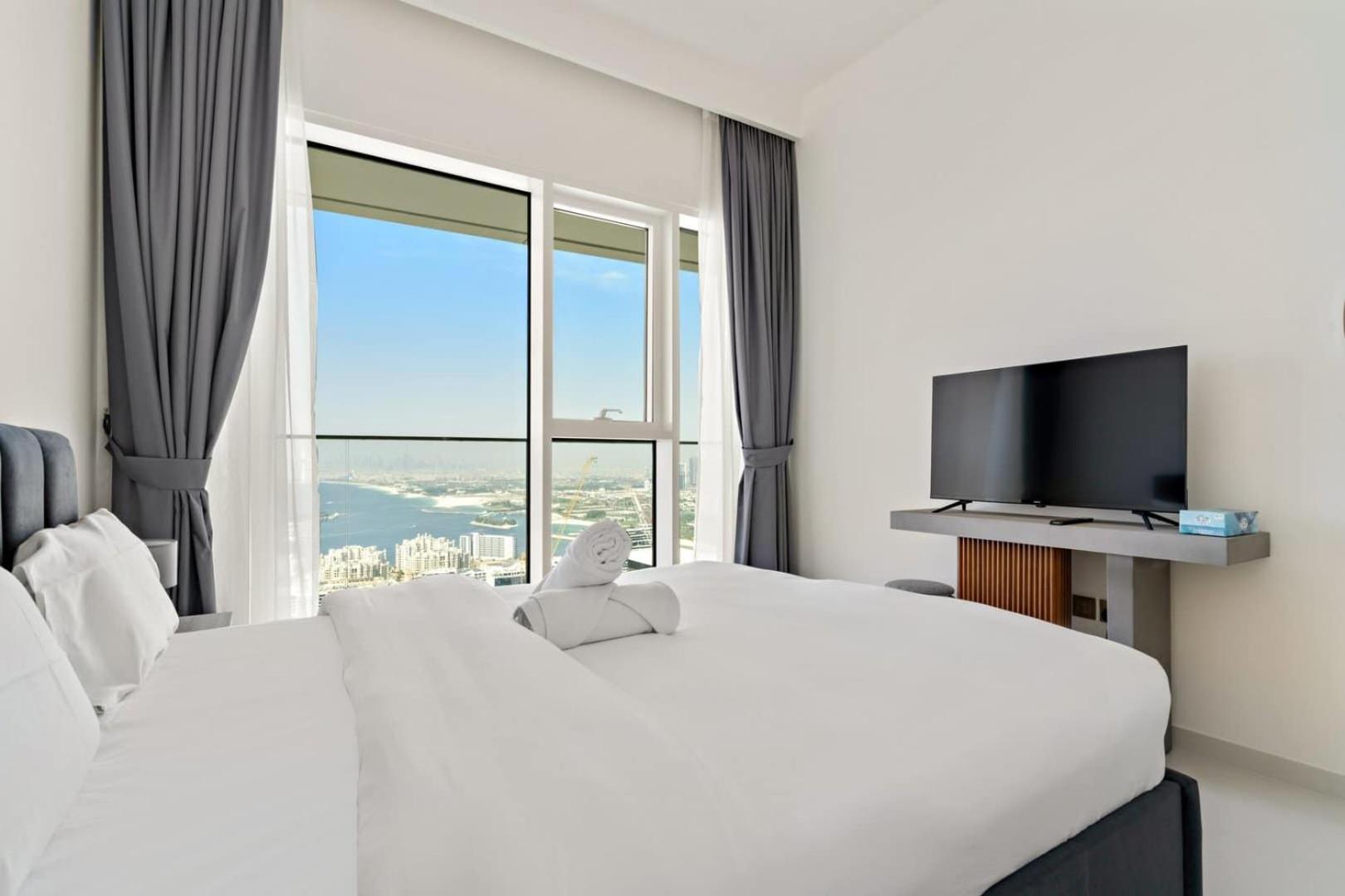 Spectacular 3br Penthouse With Views Of Palm