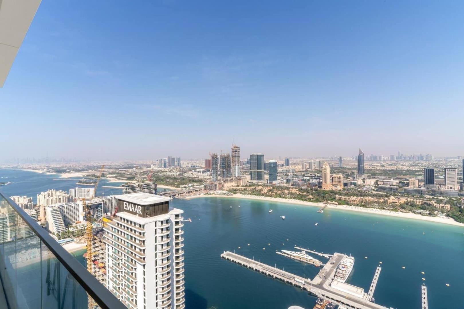 Spectacular 3br Penthouse With Views Of Palm Apartment